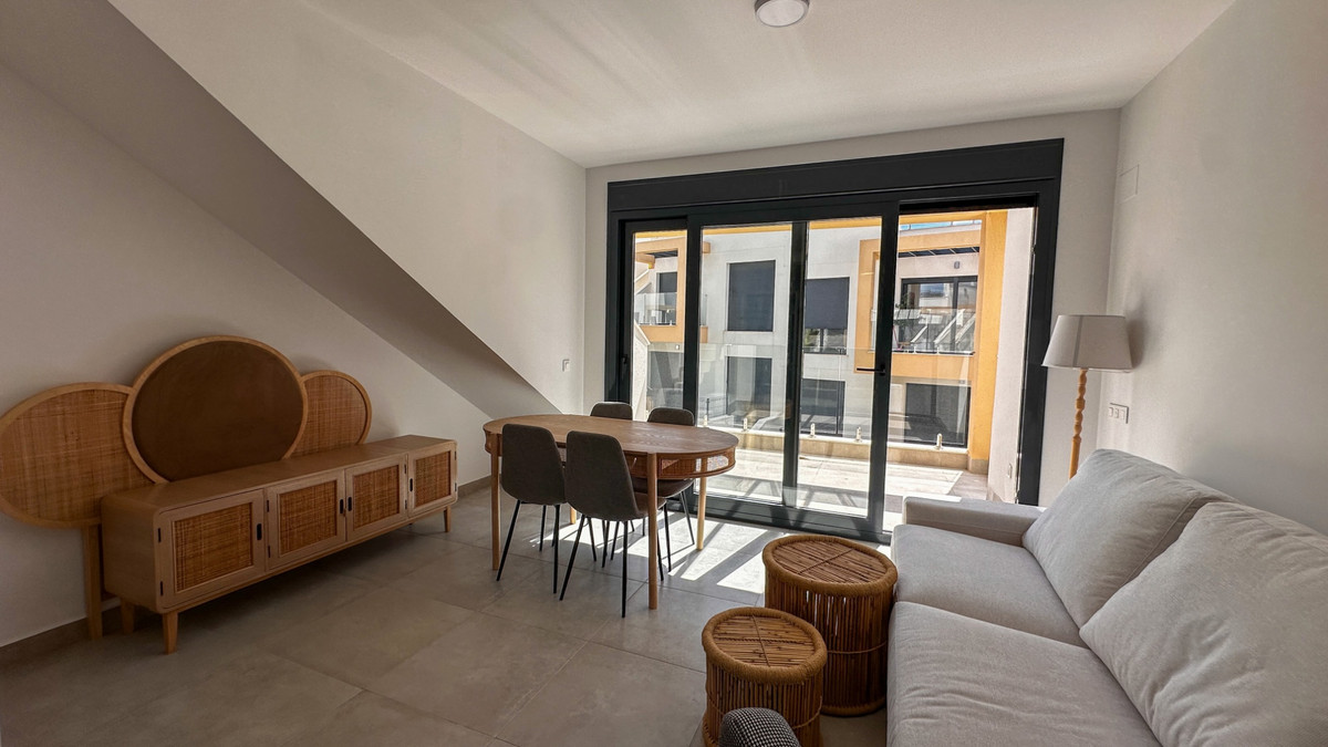For sale - 2 Bedroom 2 Bathroom Penthouse in Villamartin - Pau 26 - Alicante