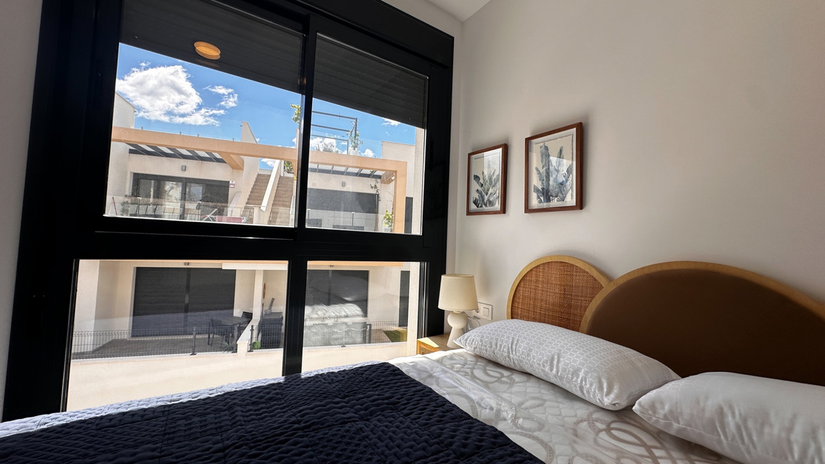 For sale - 2 Bedroom 2 Bathroom Penthouse in Villamartin - Pau 26 - Alicante