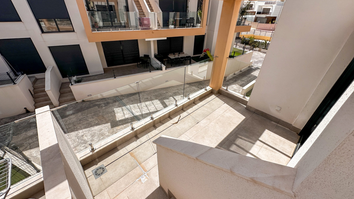 For sale - 2 Bedroom 2 Bathroom Penthouse in Villamartin - Pau 26 - Alicante