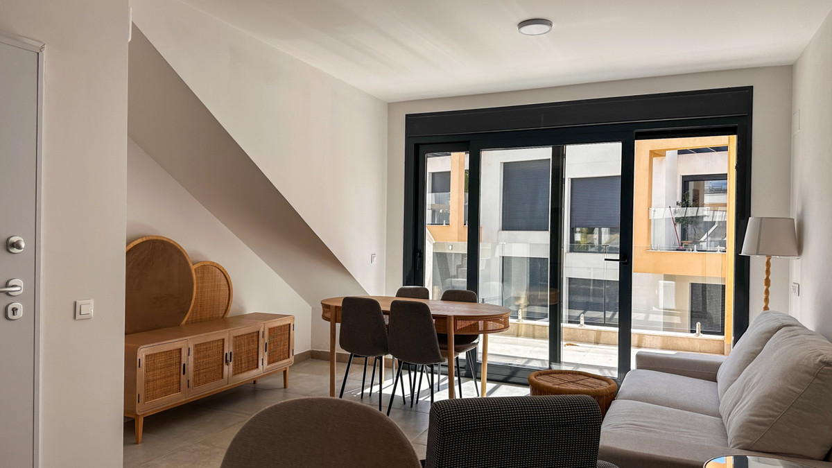 For sale - 2 Bedroom 2 Bathroom Penthouse in Villamartin - Pau 26 - Alicante