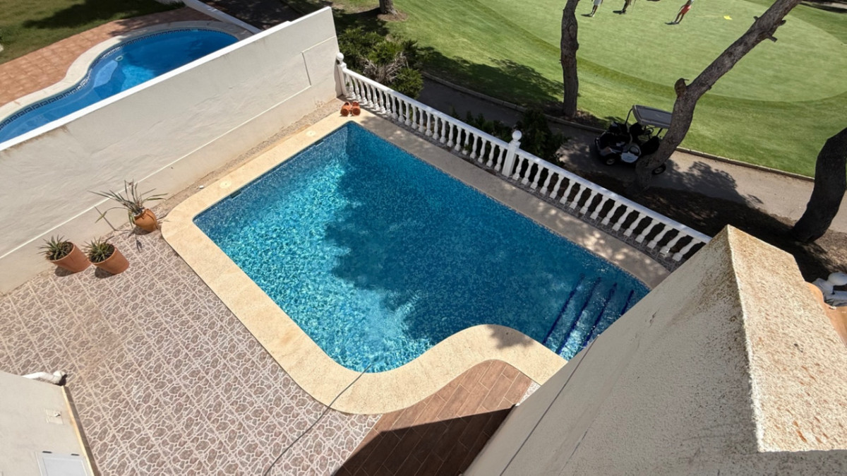 For sale - 4 Bedroom 2 Bathroom House - Detached Villa in Orihuela - Orihuela Costa  - Alicante