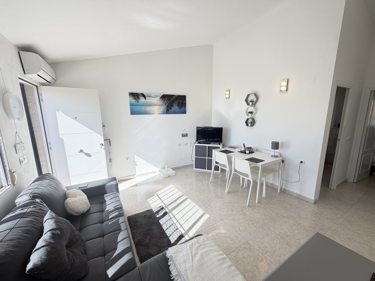 For sale - 2 Bedroom 1 Bathroom Apartment in Villamartin - , Villamartin, Alicante, Spain - Alicante