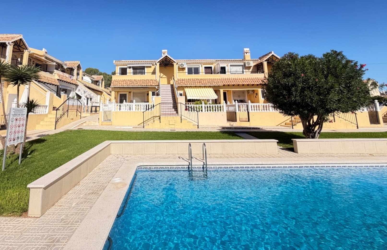 For sale - 2 Bedroom 1 Bathroom Apartment in Villamartin - , Villamartin, Alicante, Spain - Alicante